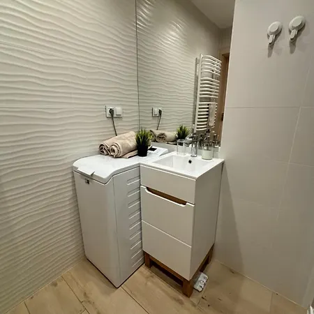 Chopin Park Lux Apartment, Self Check-in 24h, Free Parking, Air-conditioning Appartement *